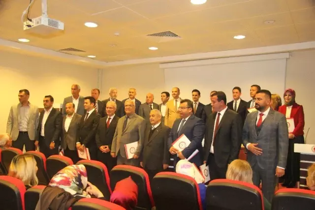 Başkan Bulut ile Meclis Üyeleri Mazbatalarını Aldı Başkan Bulut ile Meclis Üyeleri Mazbatalarını Aldı