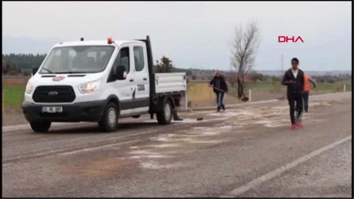 Denizli Tır ile Otomobil Çarpıştı: 1'i Ağır 2 Yaralı