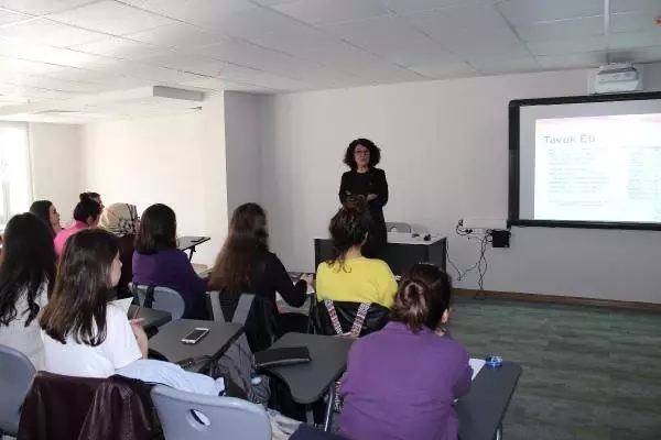 Diyetisyen Canan Aksoy Tavuk Etini Gonul Rahatligiyla Tuketebiliriz Istanbul