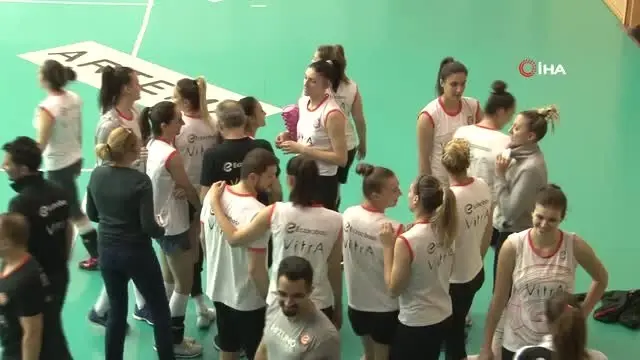 Eczacıbaşı Vitra, Galatasaray Maçı Hazırlıklarını Sürdürdü Eczacıbaşı Vitra, Galatasaray Maçı Hazırlıklarını Sürdürdü