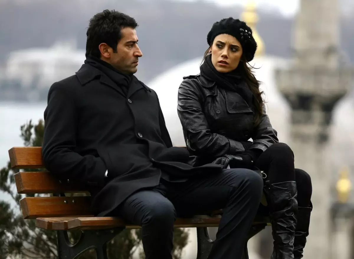 Ezel'in Eyşan'ı Geri mi Dönüyor? Cansu Dere İddialara Son Noktayı Koydu