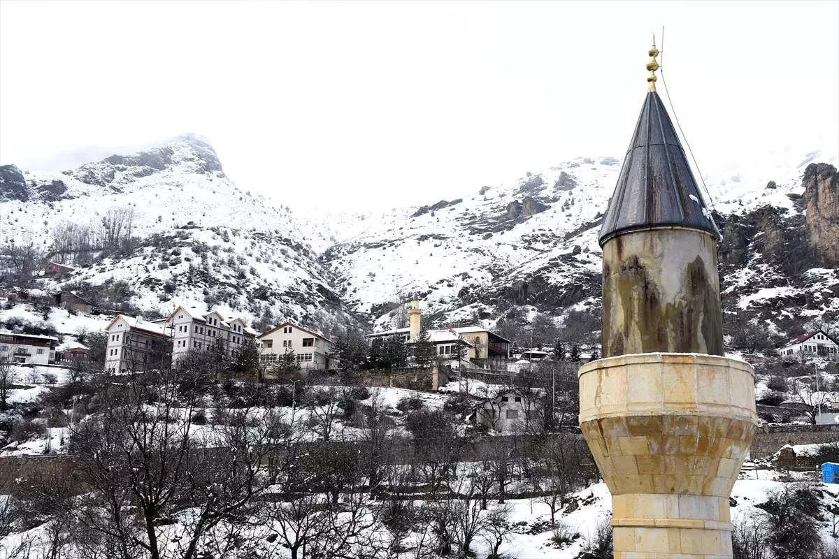 Gümüşhane ve Bayburt'ta İlkbaharda Kar