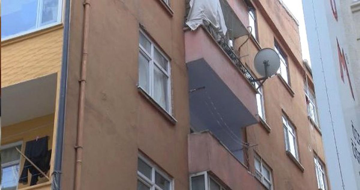 Günlük Kiralık Evde, Çekyat Altında Uzuvları Kesilmiş Kadın Cesedi Bulundu