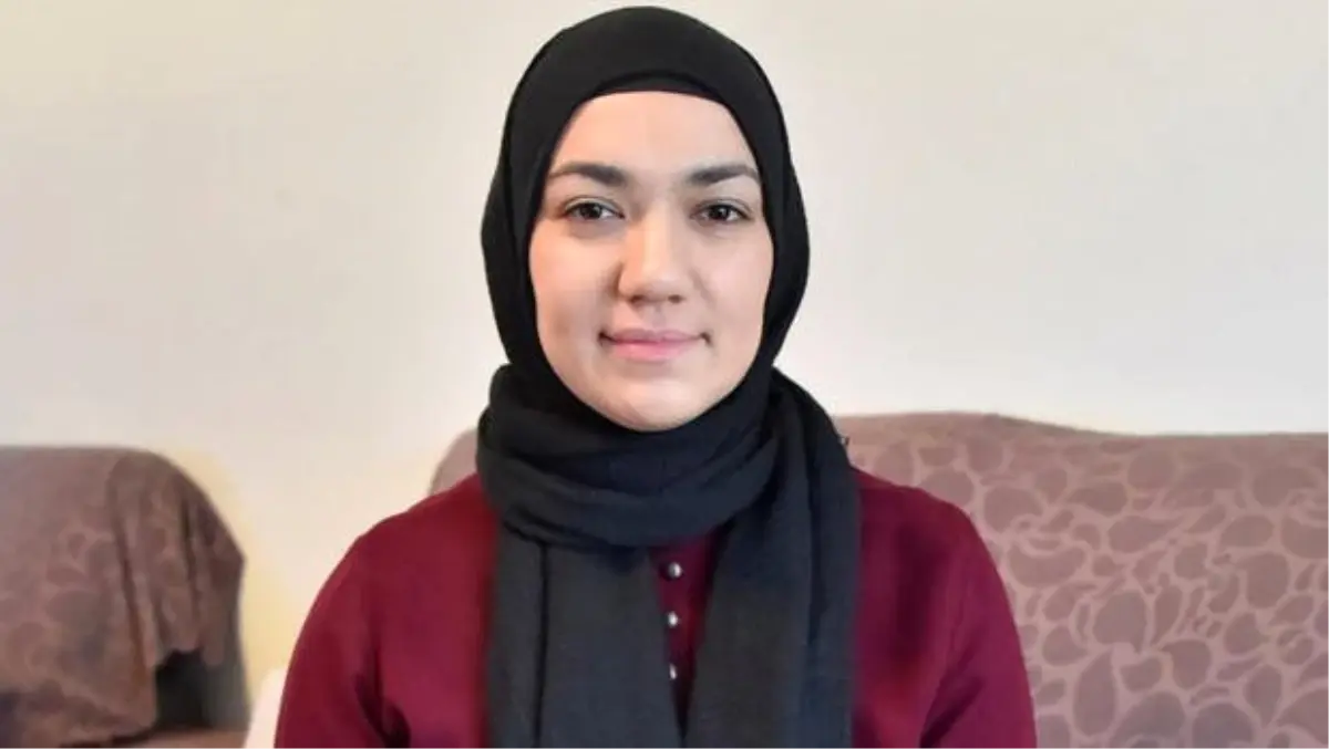 İkinci İş Gününde Özel Konuşmak İstedi: 'Ya Başörtünü Çıkar ya Da...'