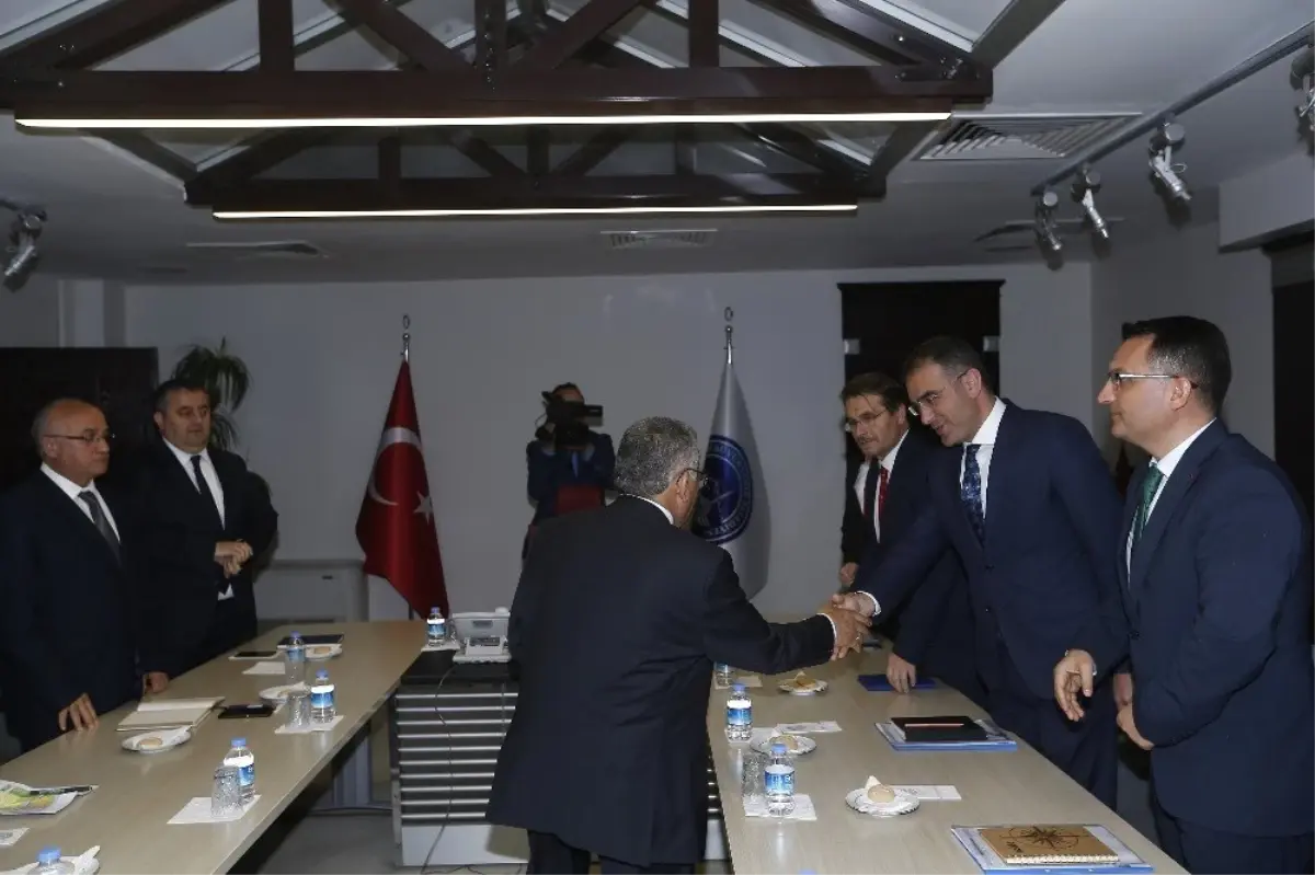 İlk Gün 6 Saatlik Toplantı