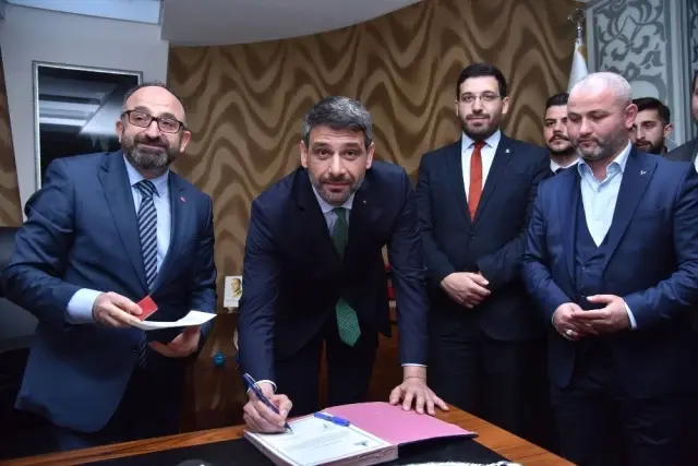 Kartepe'de Başkan Kocaman Mührü Devraldı