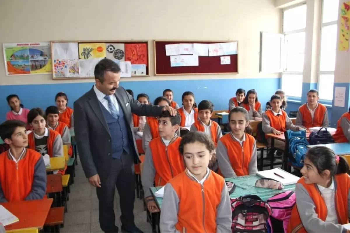 Kaymakam Kendüzler'den Okul Ziyareti