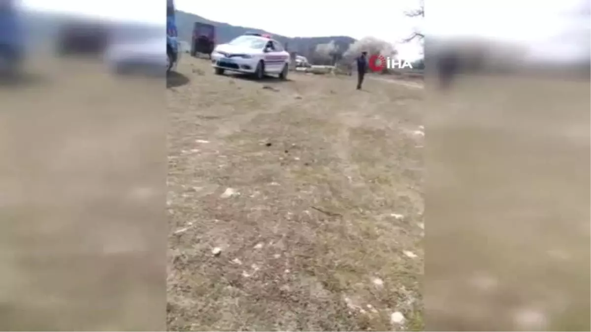 Kontrolden Çıkan Traktör Tarlaya Devrildi: 2 Ölü