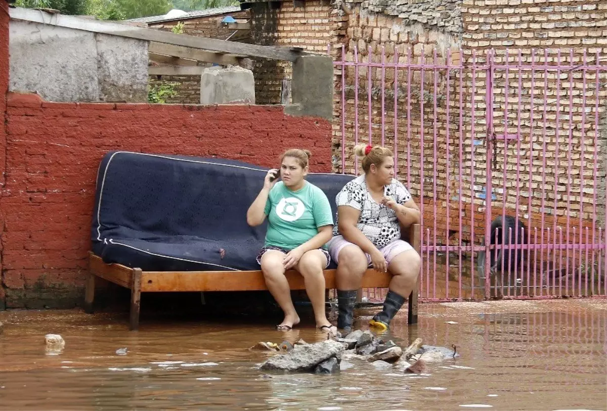 Paraguay'da Sel Felaketi: 20 Bin Kişi Etkilendi