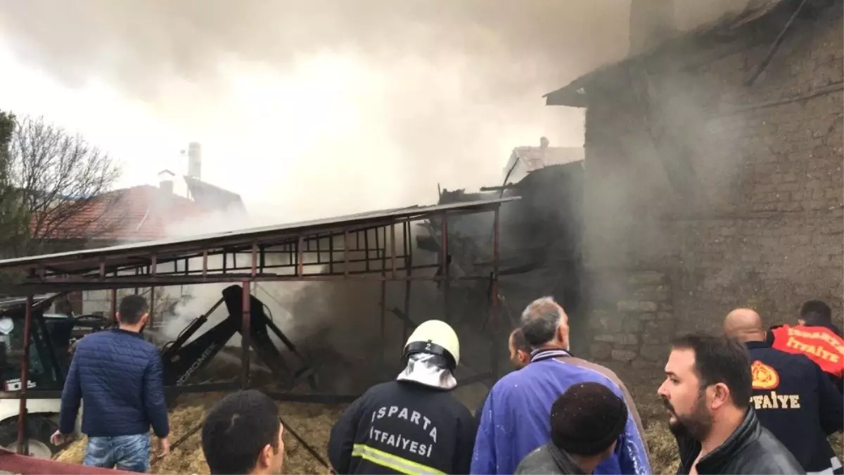 Samanlıkta Başlayan Yangın Eve Sıçradı
