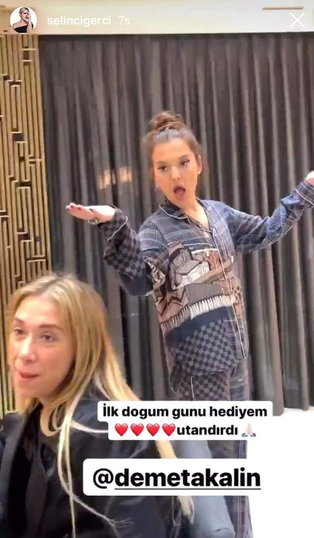 Sarkici Demet Akalin Selin Cigerci Ye Dogum Gunu Hediyesi Olarak Pirlanta Yuzuk Aldi Haberler Magazin