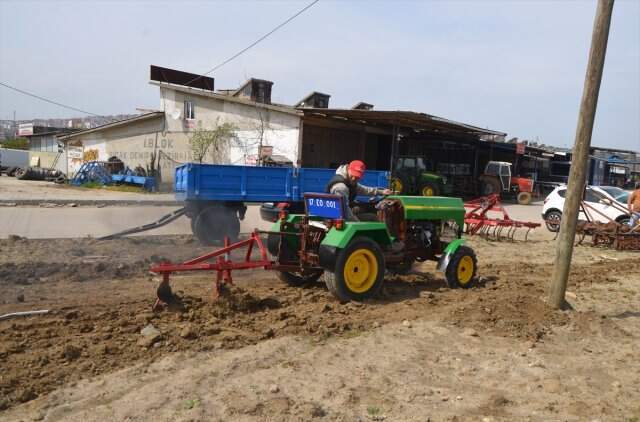 Tekirdağlı Çiftçi, Parası Yetmeyince 5 Bin Liraya Kendi Traktörünü Yaptı