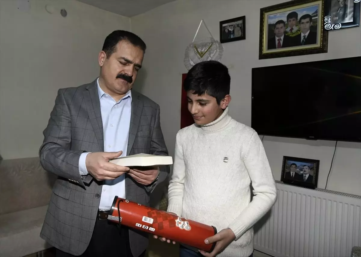 Vali Akbıyık'tan Şehit Ailesine Ziyaret