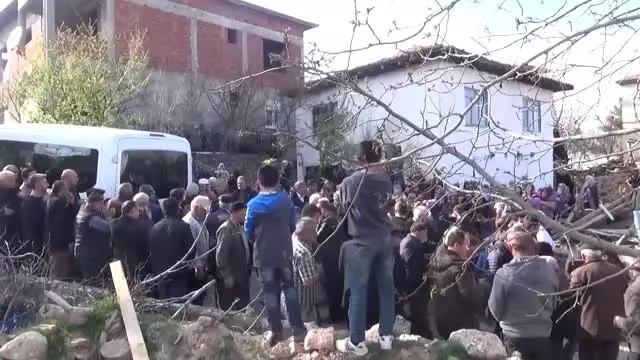 Yangında Hayatları Kaybeden Yaşlı Çift Toprağa Verildi