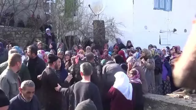 Yangında Hayatları Kaybeden Yaşlı Çift Toprağa Verildi Yangında Hayatları Kaybeden Yaşlı Çift Toprağa Verildi
