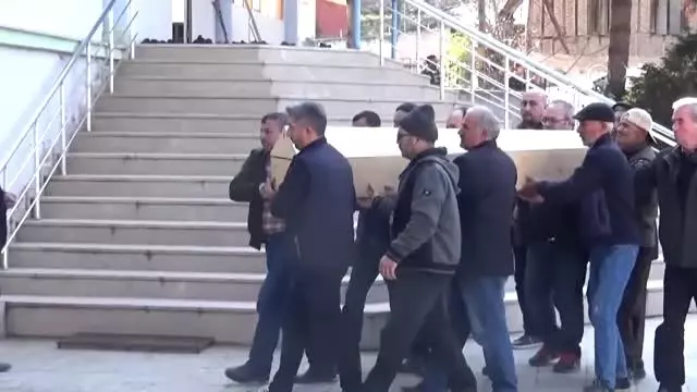 Yangında Hayatları Kaybeden Yaşlı Çift Toprağa Verildi Yangında Hayatları Kaybeden Yaşlı Çift Toprağa Verildi