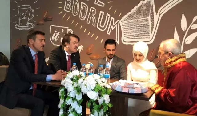 Aydemir: 'Hınıs Yüksek İrfanını Ortaya Koydu'