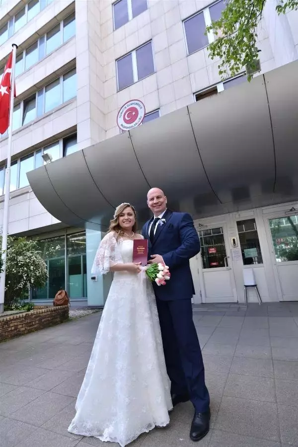Balayında Meme Kanseri Tanısı Koyulunca Embriyoları Donduruldu
