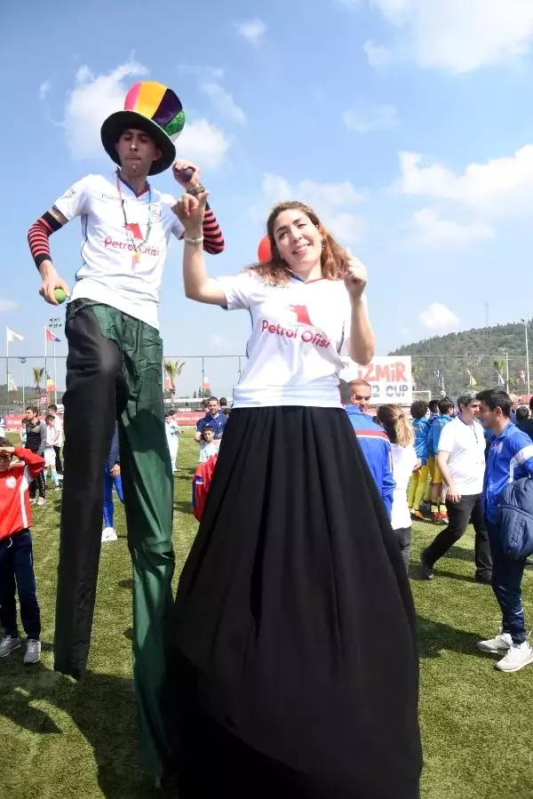 Büyükelçi Berger, Uluslararası U12 İzmir Cup'ın Açılışına Katıldı Büyükelçi Berger, Uluslararası U12 İzmir Cup'ın Açılışına Katıldı