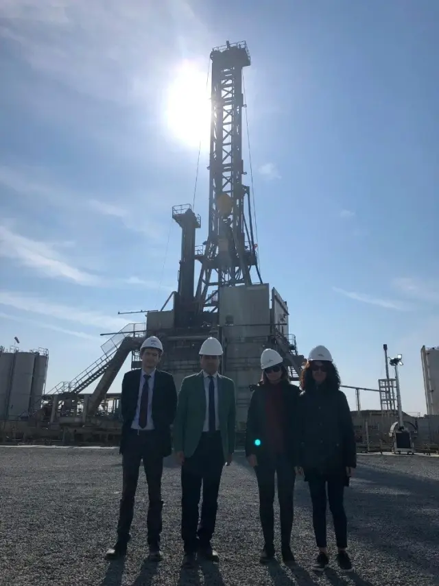 Doğalgaz Arama Alanlarında İnceleme Doğalgaz Arama Alanlarında İnceleme