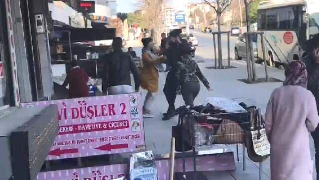 Esenyurt'ta Başka Bir Kadınla Gördüğü Erkek Arkadaşını Bıçakladı