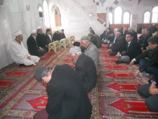 Gölbaşı'nda Şehit Polisler İçin Mevlit Okutuldu Gölbaşı'nda Şehit Polisler İçin Mevlit Okutuldu