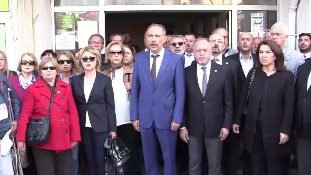 Mazbatasını Aldı, Down Sendromlu Serkan'ı Başkanlık Koltuğuna Oturttu Mazbatasını Aldı, Down Sendromlu Serkan'ı Başkanlık Koltuğuna Oturttu