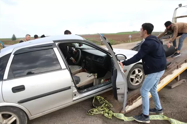 Motosikletle Otomobil Çarpıştı: 1 Ölü, 2 Yaralı Motosikletle Otomobil Çarpıştı: 1 Ölü, 2 Yaralı