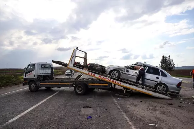 Motosikletle Otomobil Çarpıştı: 1 Ölü, 2 Yaralı Motosikletle Otomobil Çarpıştı: 1 Ölü, 2 Yaralı