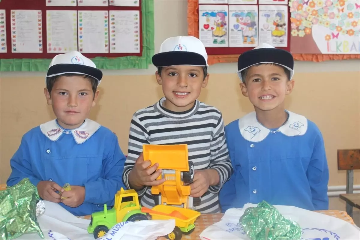 Mutluluğa Bir Oyuncakta Sen Ver' Kampanyası