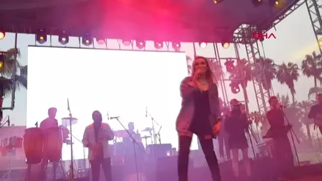 Adana'da Renkli Karnaval Korteji Adana'da Renkli Karnaval Korteji
