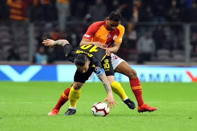 Aslanlar Evinde Farklı Yendi Aslanlar Evinde Farklı Yendi