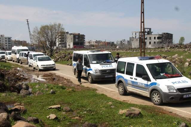Koyun Otlatan Çobanlar Tarlada Mühimmat Buldu