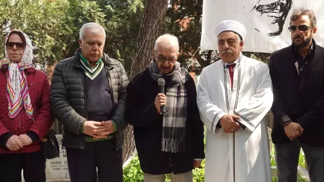 Sadri Alışık, Mezarı Başında Anıldı