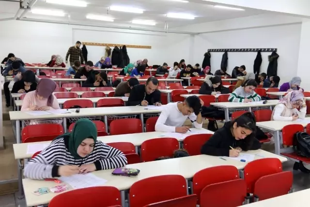 Aiç Üniversitesinde İlk