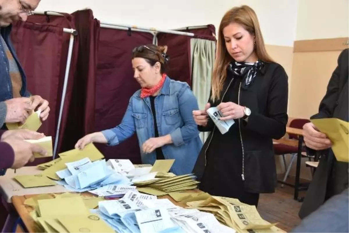 Bergama'da Geçersiz Oylar Yeniden Sayılacak