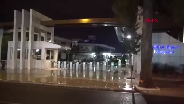 İzmir Üniversitenin Logo Işıkları 'Dünya Saati' Etkinliği İçin Kapatıldı