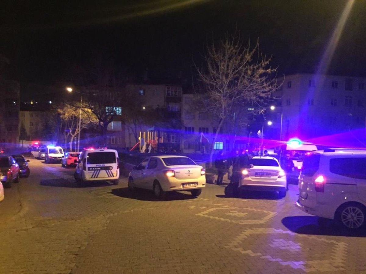 Niğde'de Vahşet, Kız Kardeşini Bıçakla Öldüren Zanlı Anne ve Babasını Yaraladı