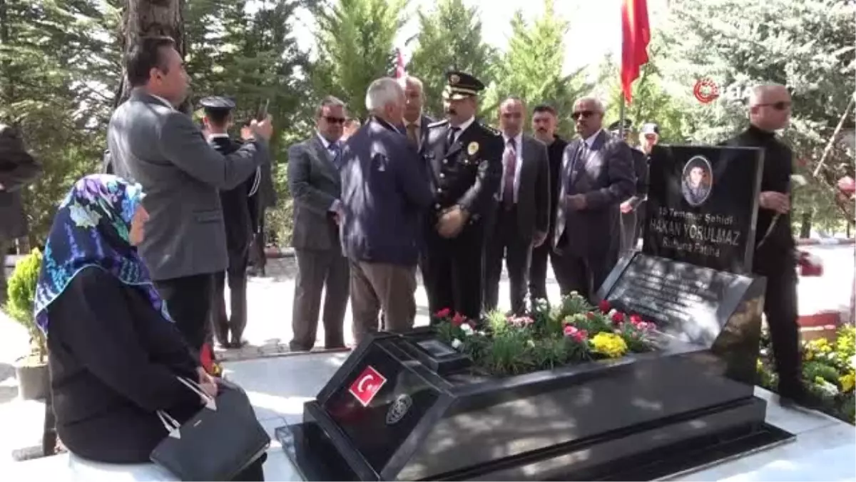 15 Temmuz Şehit Ailesinin Gözyaşı Dinmiyor...'Her Gün Mezarının Başındayız'