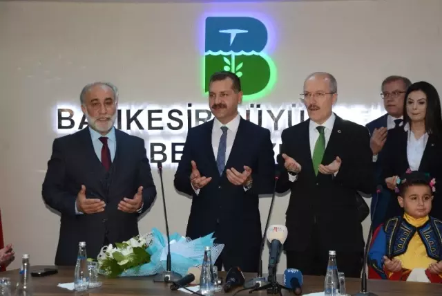 Balıkesir'de Yücel Yılmaz Görevi Devraldı Balıkesir'de Yücel Yılmaz Görevi Devraldı