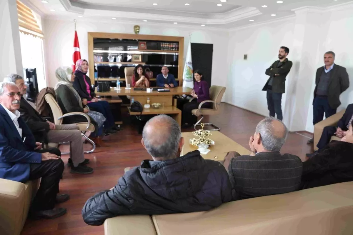 Hdp'li Belediye Başkanı Ülkü Karaaslan Göreve Başladı