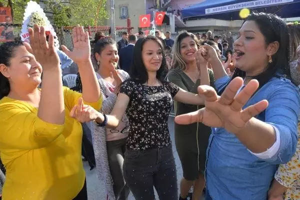 Mersin'de, 8 Nisan Dünya Romanlar Günü Coşkusu
