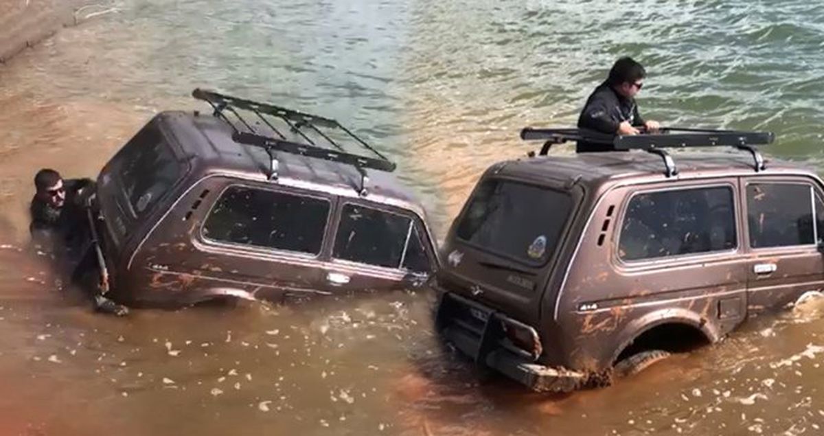 Offroad Tutkunu Genç, Fotoğraf Çekilmek İsterken Suyun Dibini Boyladı!