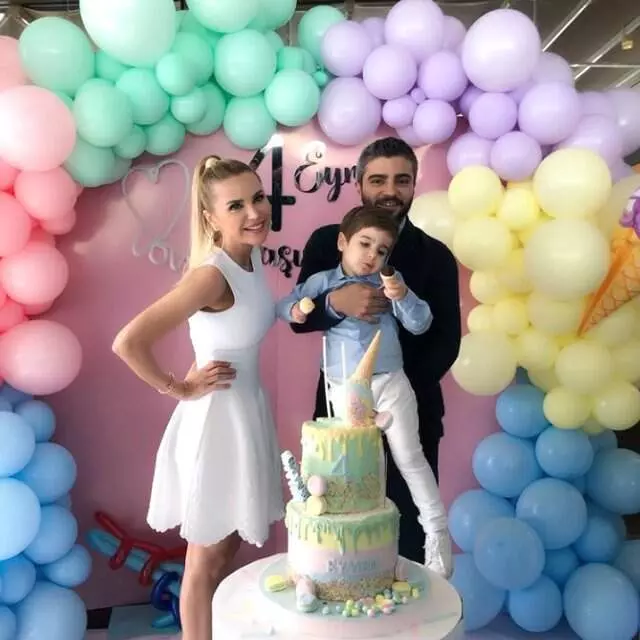 Oğlunun Doğum Gününde Eski Eşiyle Bir Araya Gelen Ece Erken'i Çıldırtan Yorum