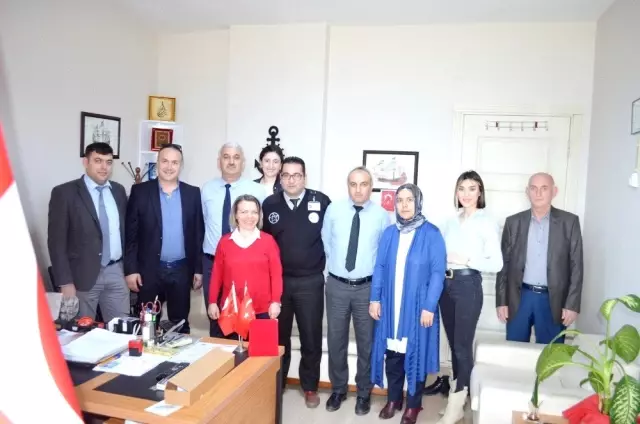 10 Bininci Amatör Denizciye Plaket Verildi