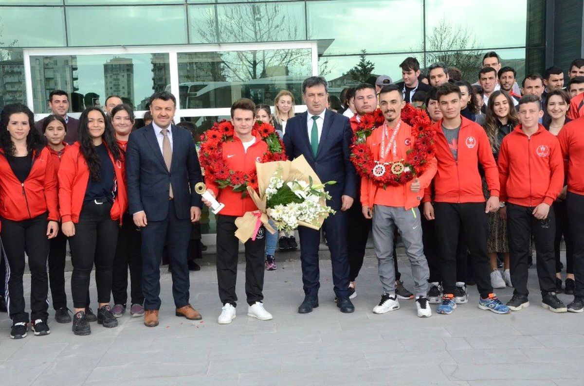 Avrupa'dan Kayseri'ye 3 Madalya Birden