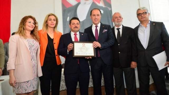 Beylikdüzü Belediye Başkanı Mehmet Murat Çalık Mazbatasını Aldı