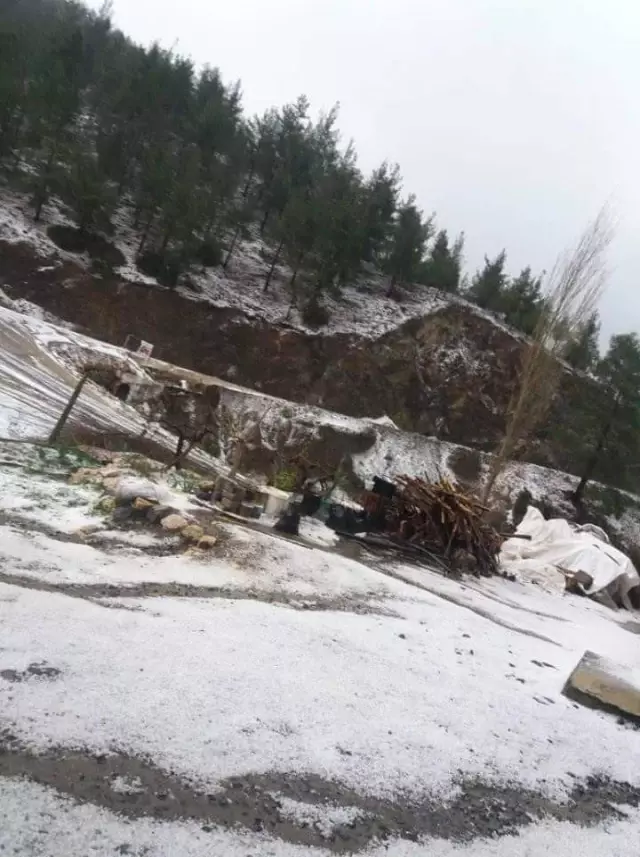Erdemli'yi Dolu Vurdu Erdemli'yi Dolu Vurdu