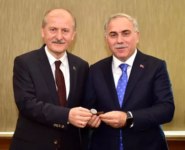 Fatih Belediye Başkanı Seçilen Mehmet Ergün Turan, Görevi Devraldı Fatih Belediye Başkanı Seçilen Mehmet Ergün Turan, Görevi Devraldı