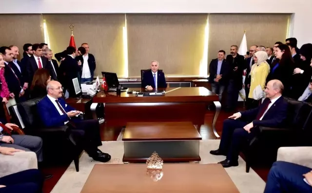 Fatih Belediye Başkanı Seçilen Mehmet Ergün Turan, Görevi Devraldı Fatih Belediye Başkanı Seçilen Mehmet Ergün Turan, Görevi Devraldı